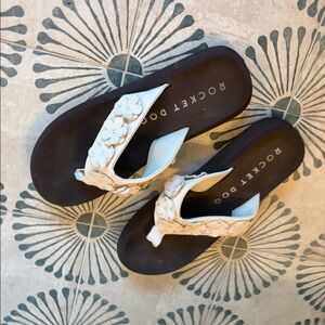 Rocket Dog Flip Flops. Floral Detail.